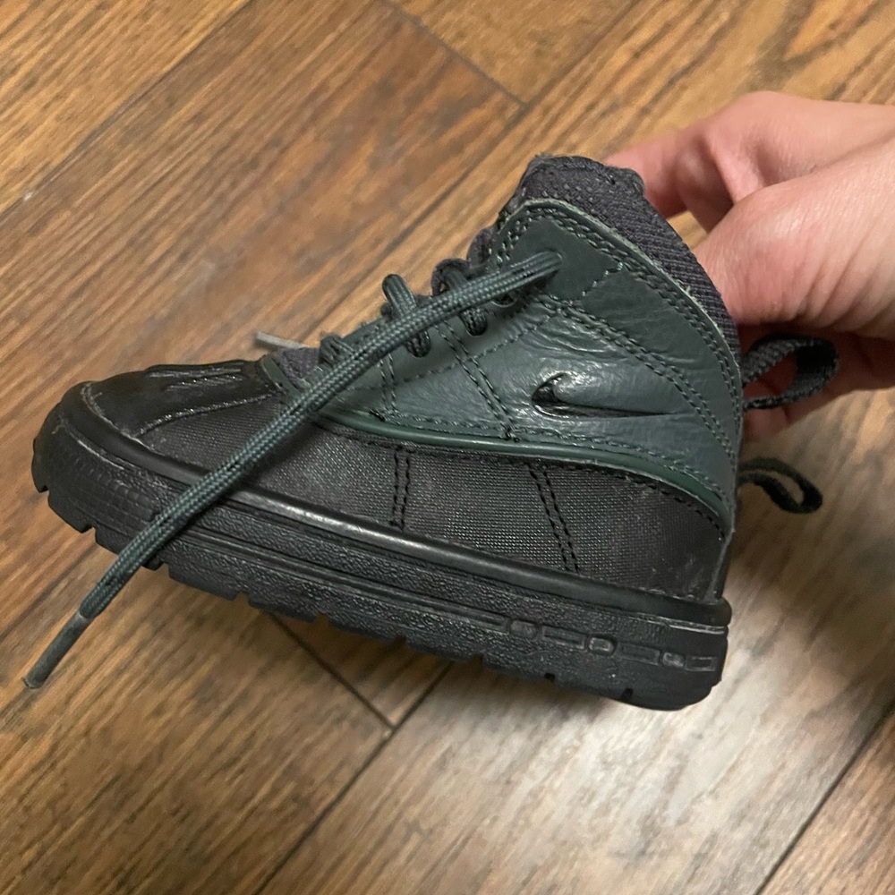 Toddler Nike high tops. Size 4C